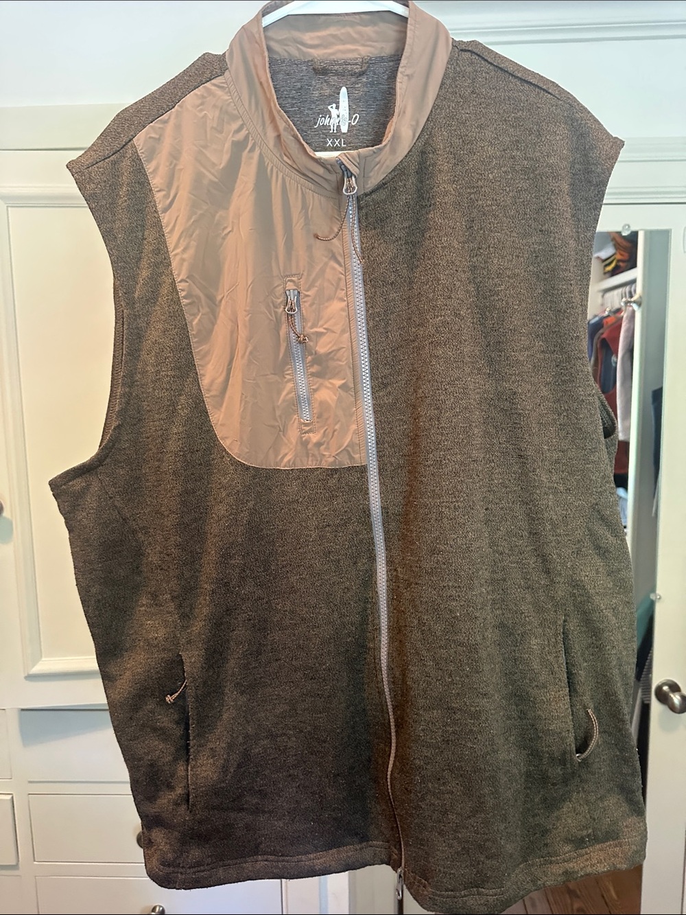 johnnie-O Men's Olive Green & Tan Vest